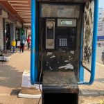 En Jalisco mobiliario inútil obstruye banquetas